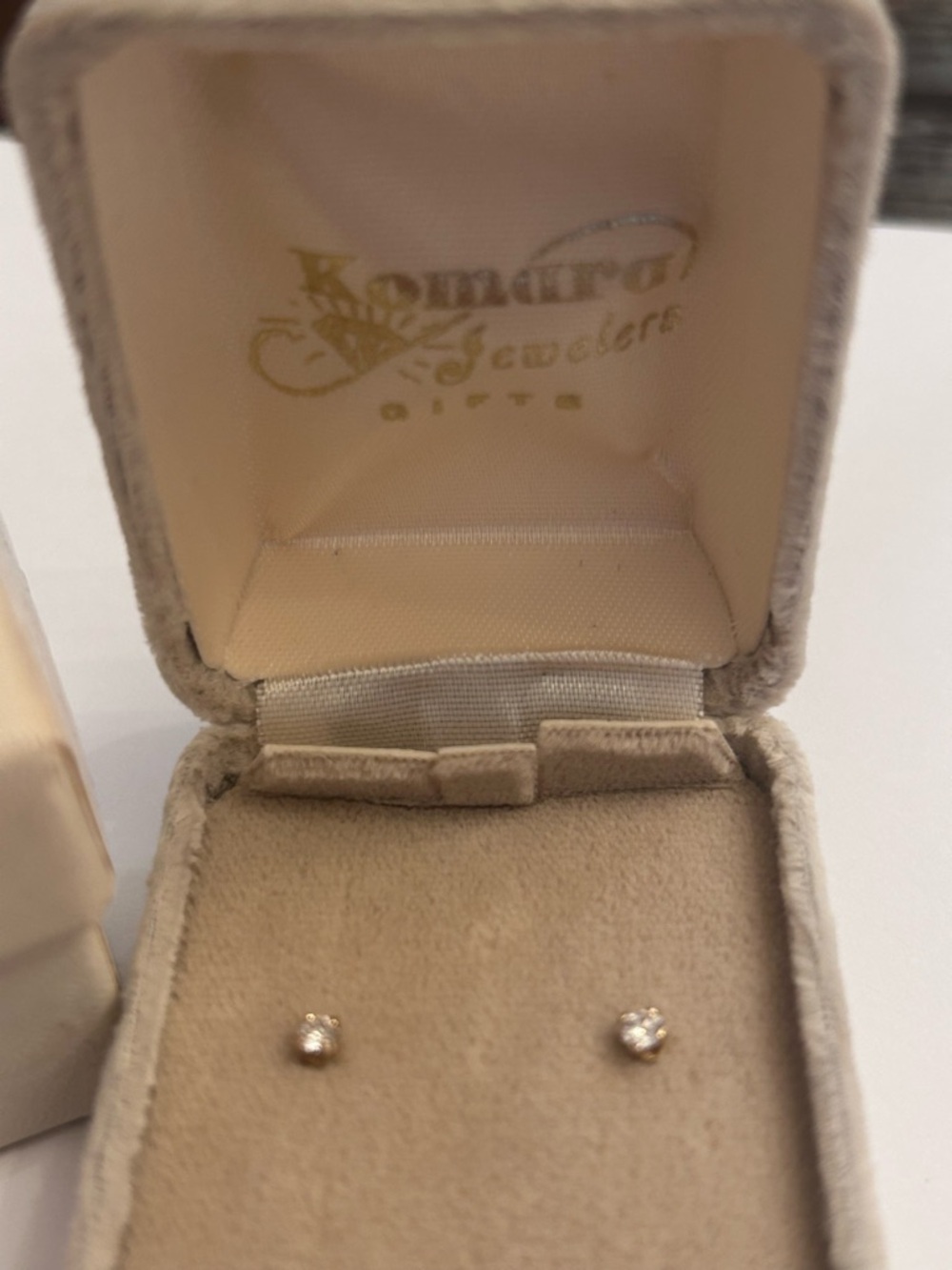 Classic Round White Diamond Stud Earrings in 14kt Gold Settings - Picture 3 of 3